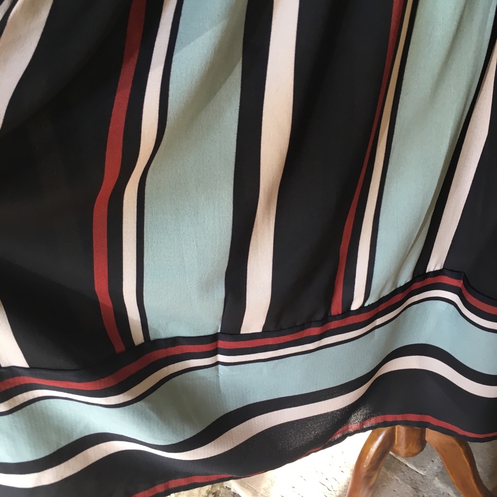 New! Modern, striped summer midi dress in blue - Picture 8 of 8